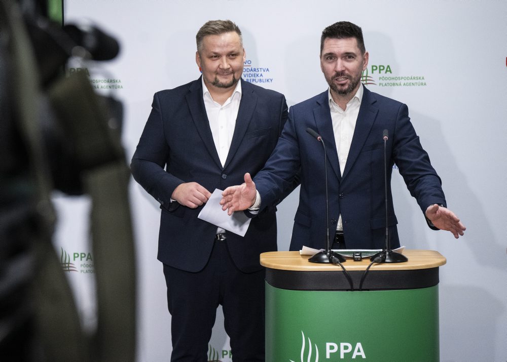 Tlačová konferencia ministra pôdohospodárstva a rozvoja vidieka SR Richarda Takáča a a generálneho riaditeľa Pôdohospodárskej platobnej agentúry Mareka Čepka k vyplateným preddavkom