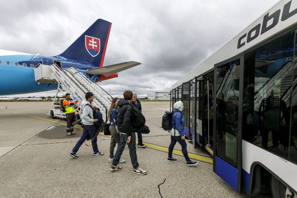 MZVEZ: Vládny špeciál s občanmi SR z Libanonu pristál v Bratislave