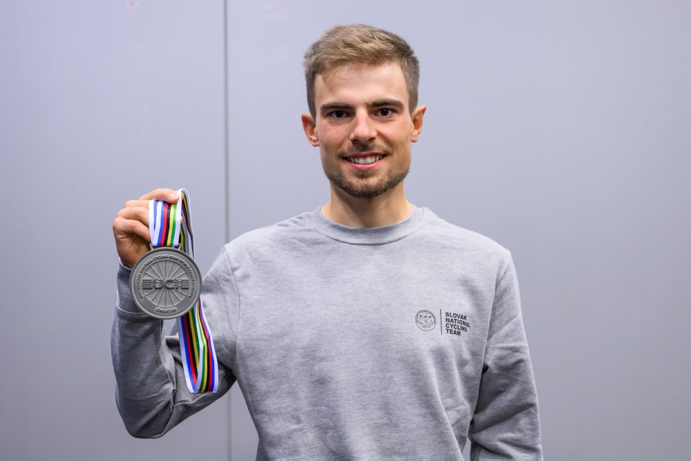 Tlačová konferencia Slovenského zväzu cyklistiky s dvojnásobnou juniorskou medailistkou Viktóriou Chladoňovou k majstrovstvám sveta v cestnej cyklistike 