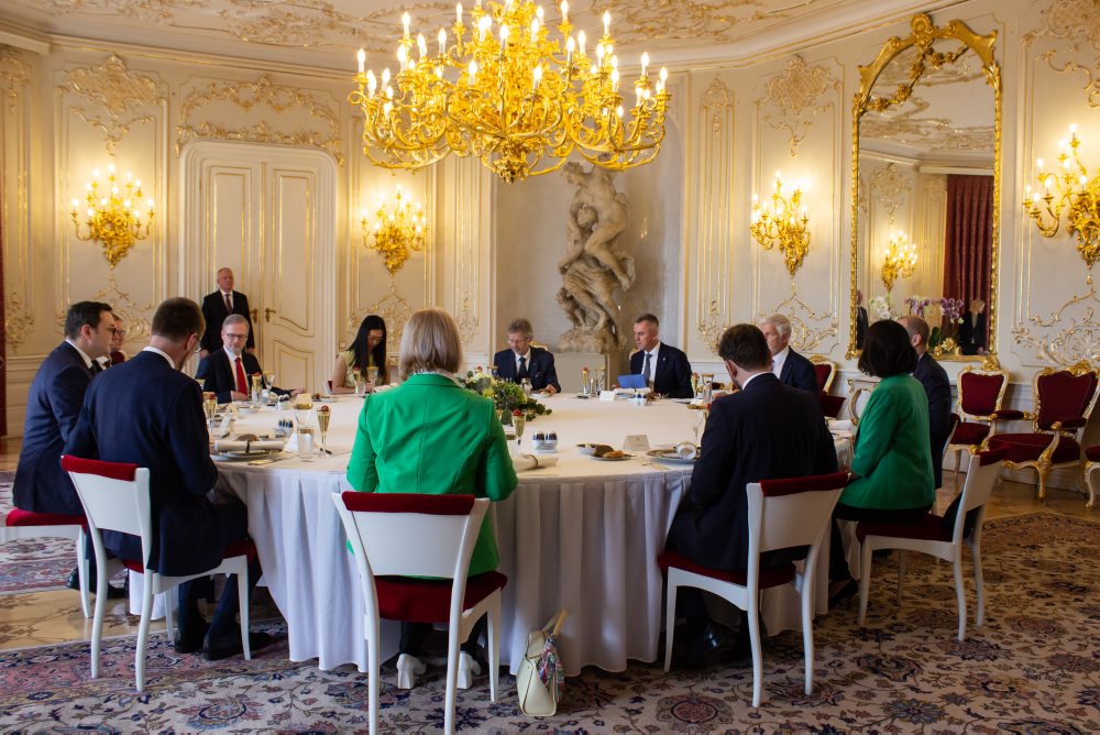 Stretnutie českých najvyšších ústavných činiteľov na Pražskom hrade