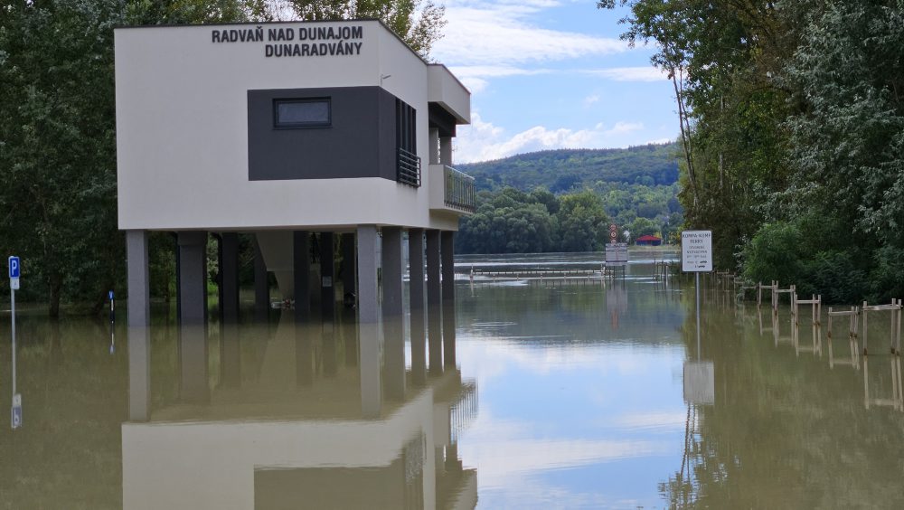 Zrušená premávka kompy v obci Radvaň nad Dunajom 