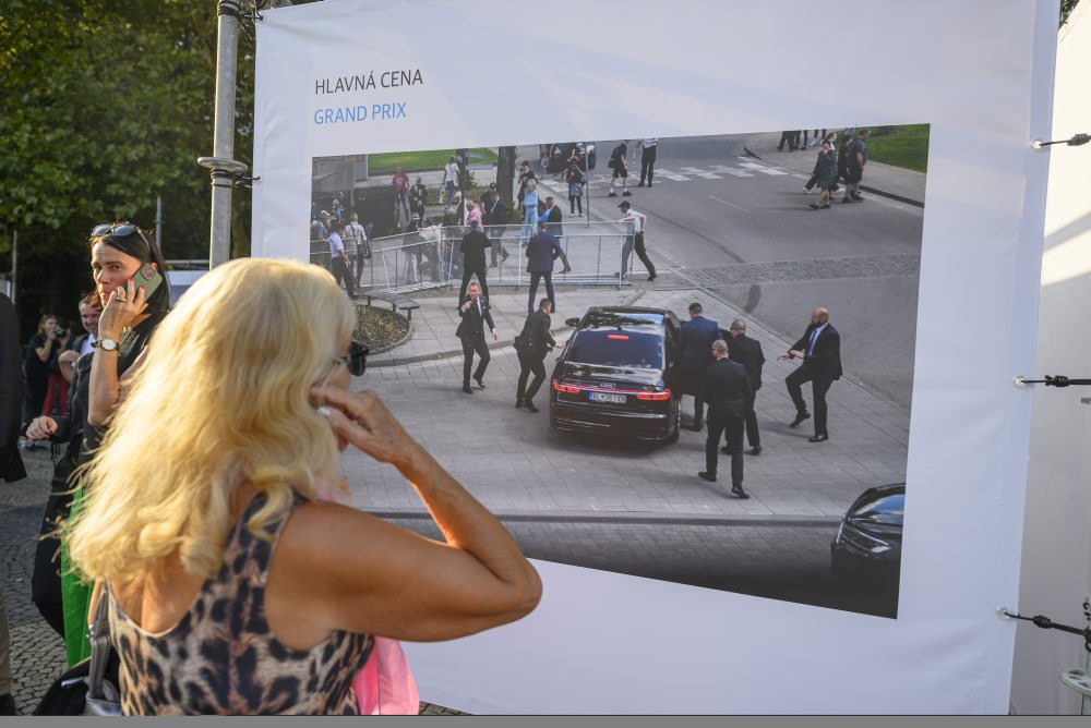 Vernisáž víťazných prác a finalistov 13. ročníka súťaže novinárskej fotografie Slovak Press Photo