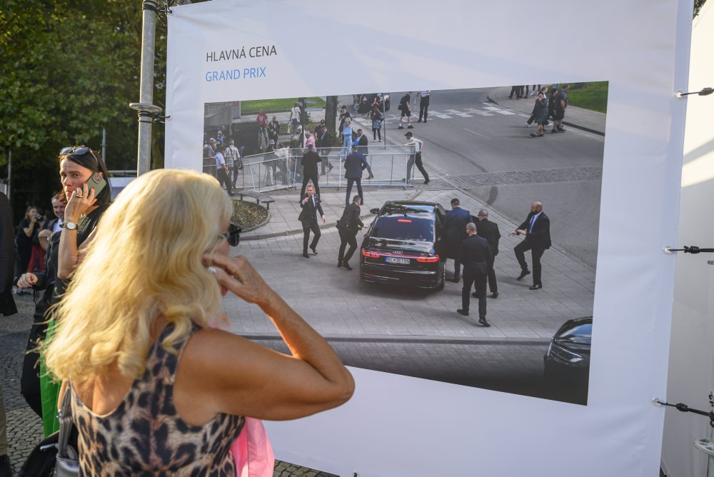 Vernisáž víťazných prác a finalistov 13. ročníka súťaže novinárskej fotografie Slovak Press Photo