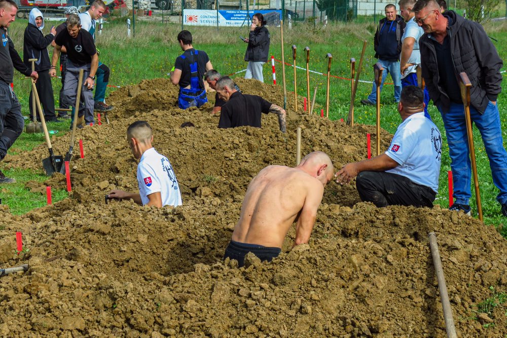 Súťaž vo výkope hrobov v Lučenci