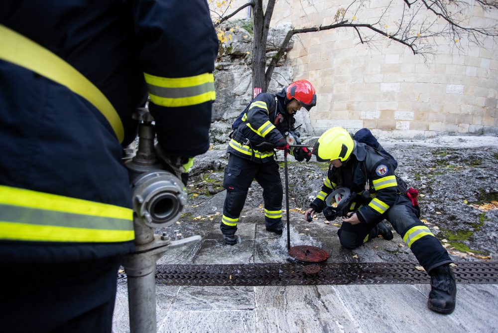 Taktické cvičenie hasičov na Bojnickom zámku