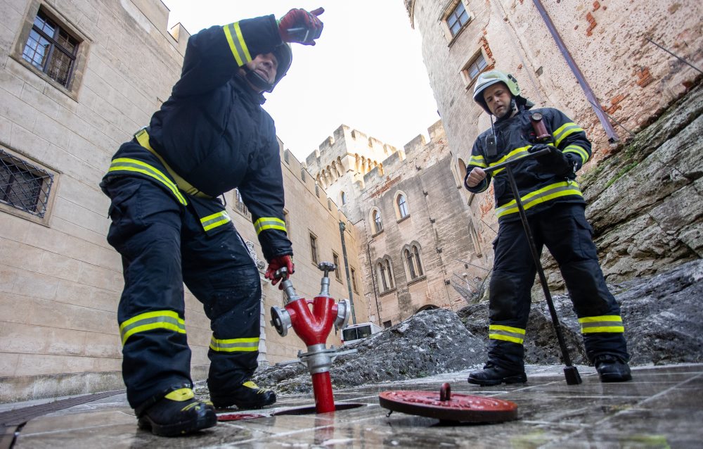 Taktické cvičenie hasičov na Bojnickom zámku