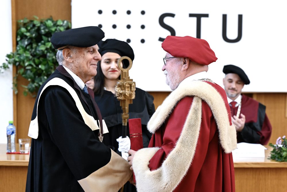 Udelenie titulu Doctor Honoris Causa profesorovi Danovi Šechtmanovi