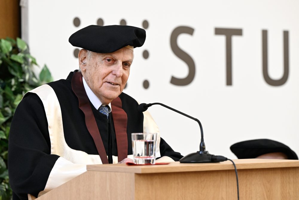 Udelenie titulu Doctor Honoris Causa profesorovi Danovi Šechtmanovi