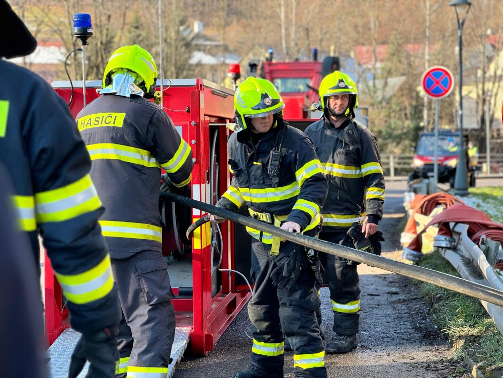 HaZZ: Hasiči si na Oravskom hrade precvičili zásah pri požiari kaplnky