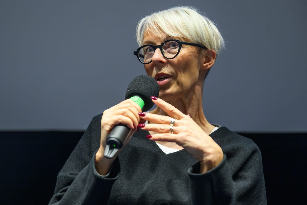  Novinárska projekcia dokumentárneho filmu Prezidentka