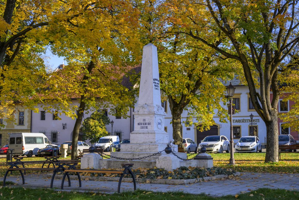 Jeseň na Sobotskom námestí v Spišskej Sobote