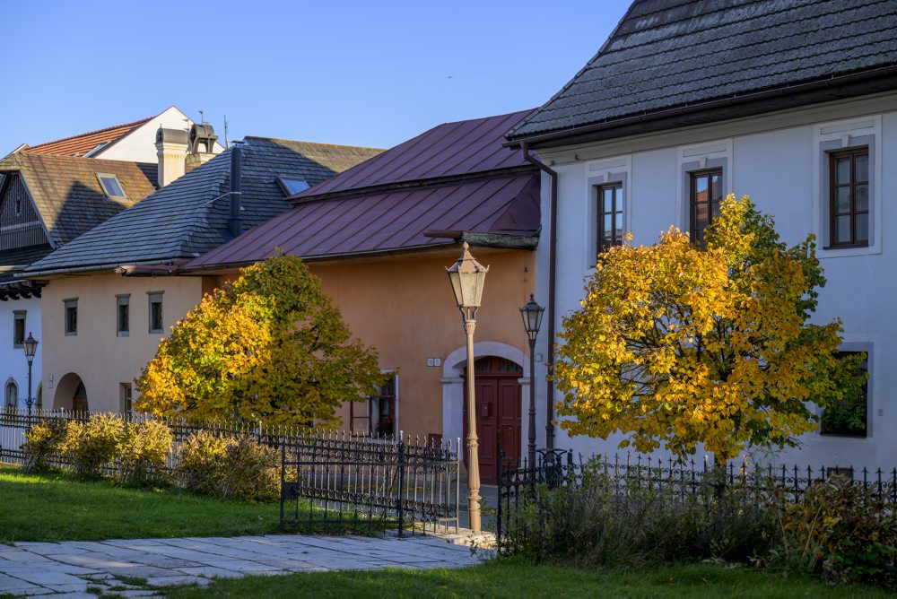 Jeseň na Sobotskom námestí v Spišskej Sobote