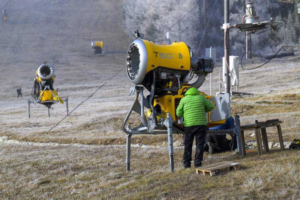 Príprava na lyžiarsku sezónu na Štrbskom Plese 