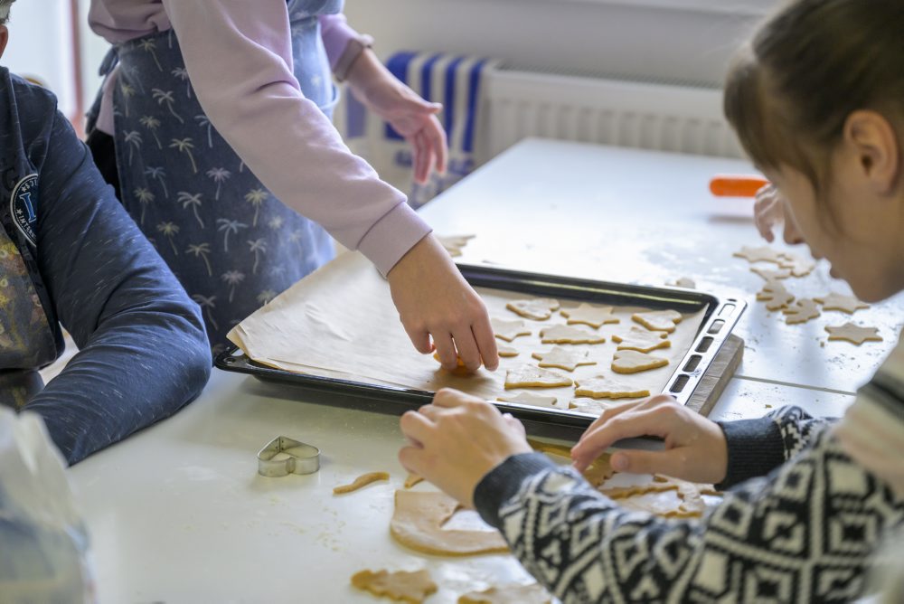 Príprava medovníkov žiakmi základnej školy v Prešove