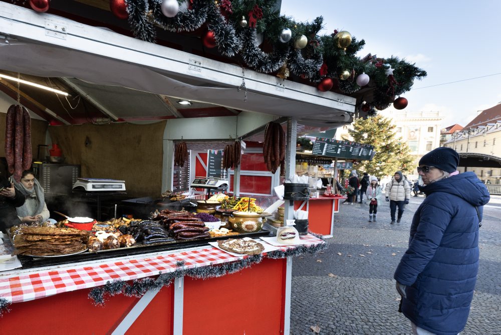 Staromestské Vianočné trhy pokračujú na Hviezdoslavovom námestí v Bratislave 