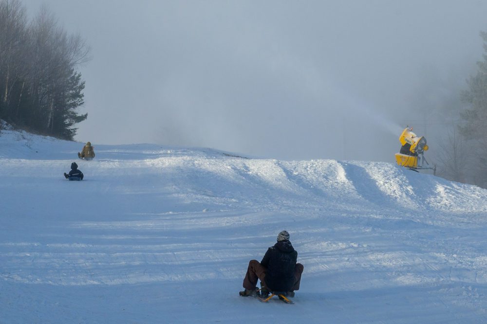 Zasnežovanie lyžiarskeho strediska Ski Lysá v pohorí Čergov 