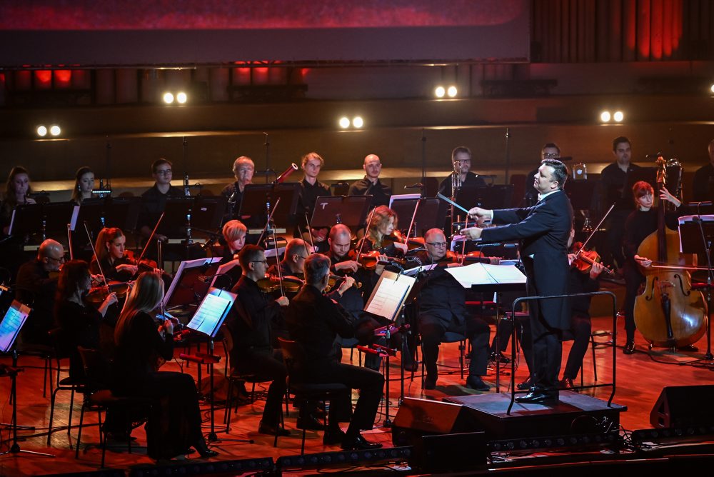 Miro Žbirka Symphonic Night predstavil Žbirkove hity v symfonickej podobe