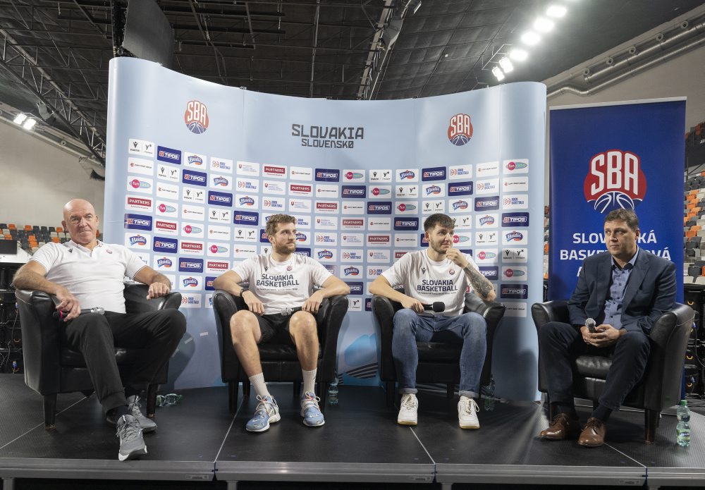 Tlačová konferencia Slovenskej basketbalovej asociácie pred kvalifikačnými zápasmi mužov a žien proti Španielsku a Turecku na ME 2024 v basketbale