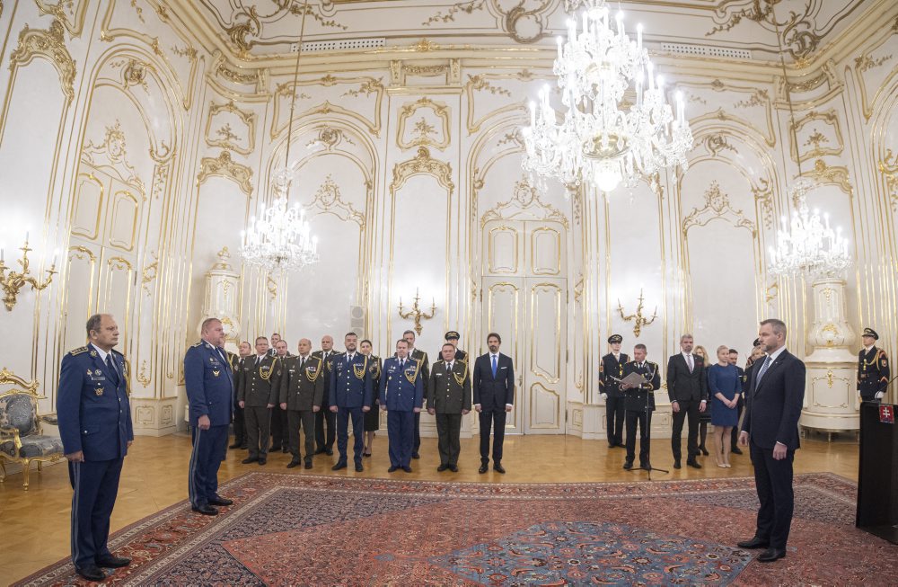 Prezident sa rozlúčil s generálmi odchádzajúcimi do výslužby