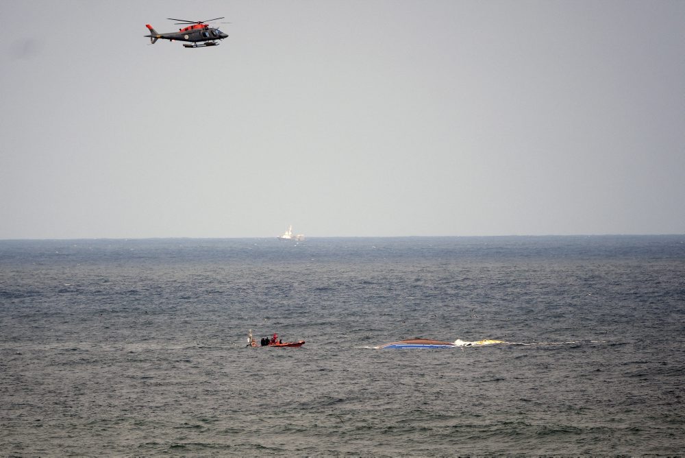 Traja mŕtvi a sedem nezvestných pri nehode rybárskej lode 