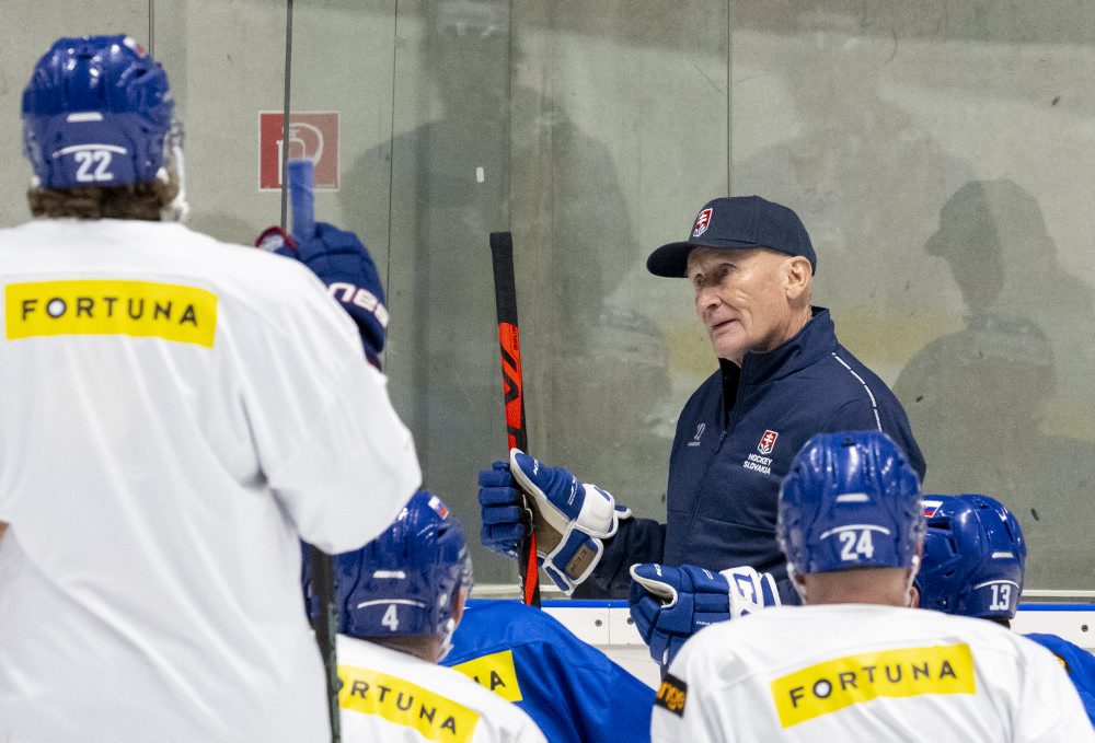 Hokej-NP: Tréning slovenskej hokejovej reprezentácie na zraze pred Nemeckým pohárom