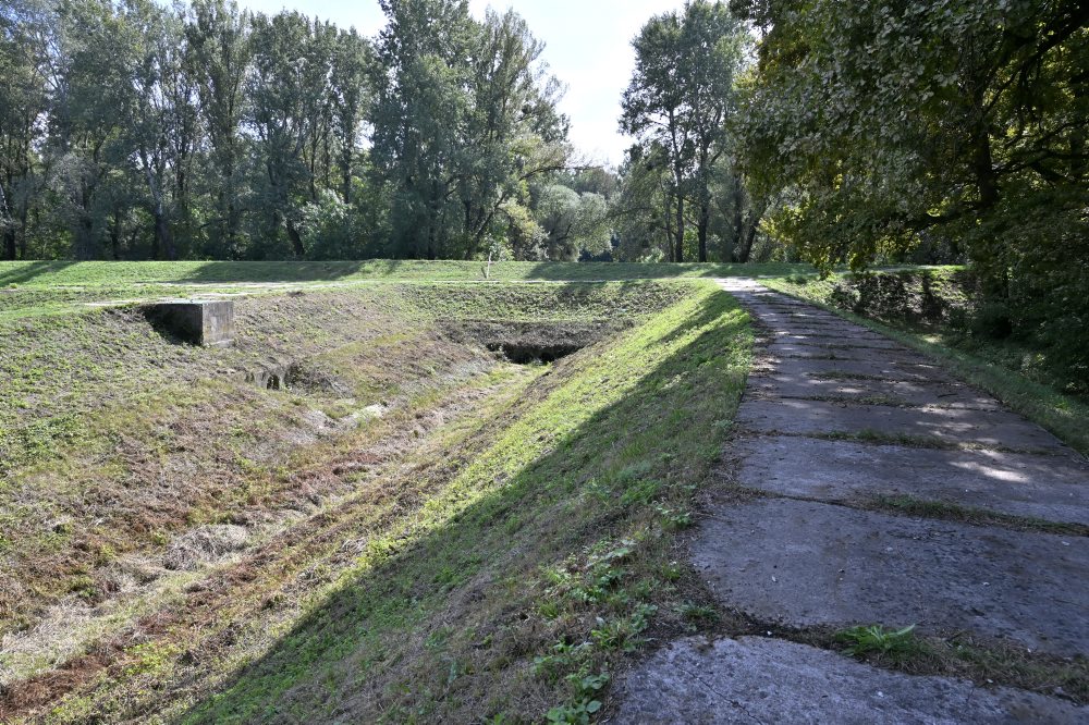 Suchý polder na ochranu pred povodňami na hrádzi rieky Bodrog pri obci Borša