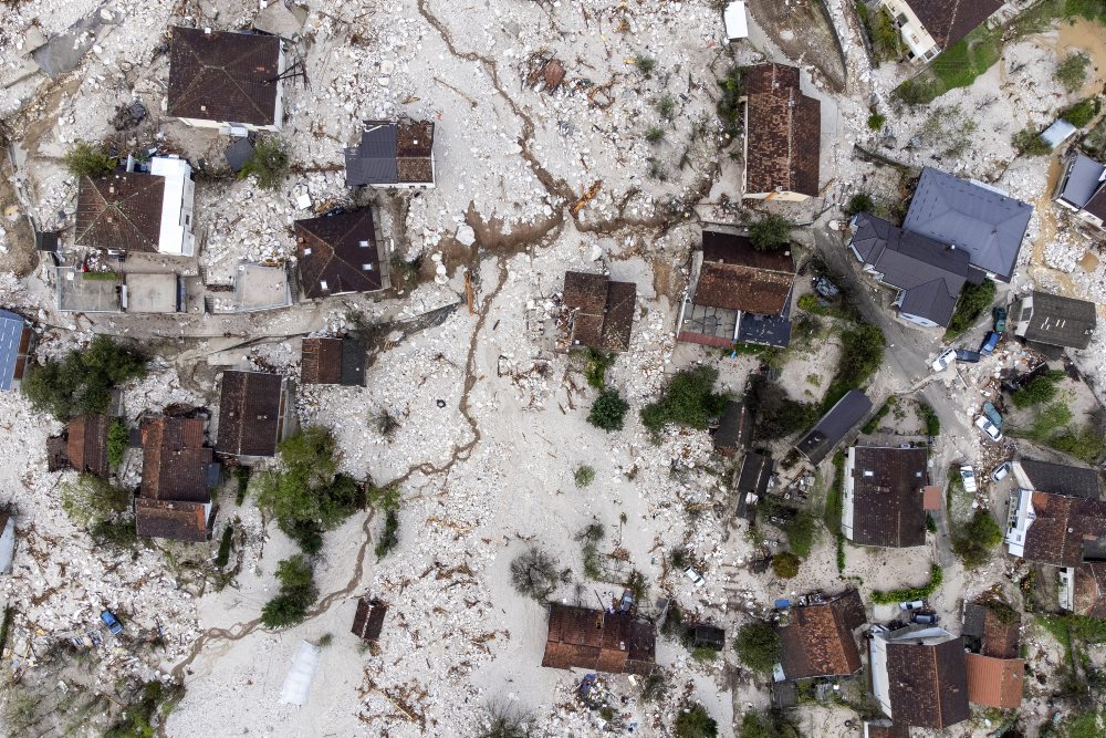 Najmenej 21 ľudí zahynulo v Bosne v dôsledku záplav, ďalší sú nezvestní