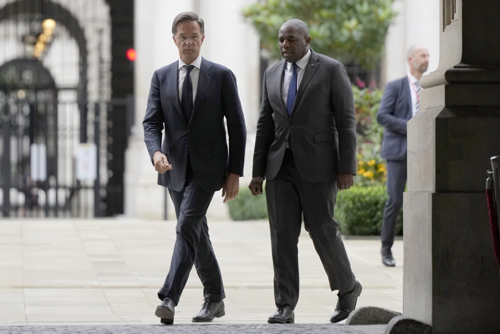 Rutte v Británii