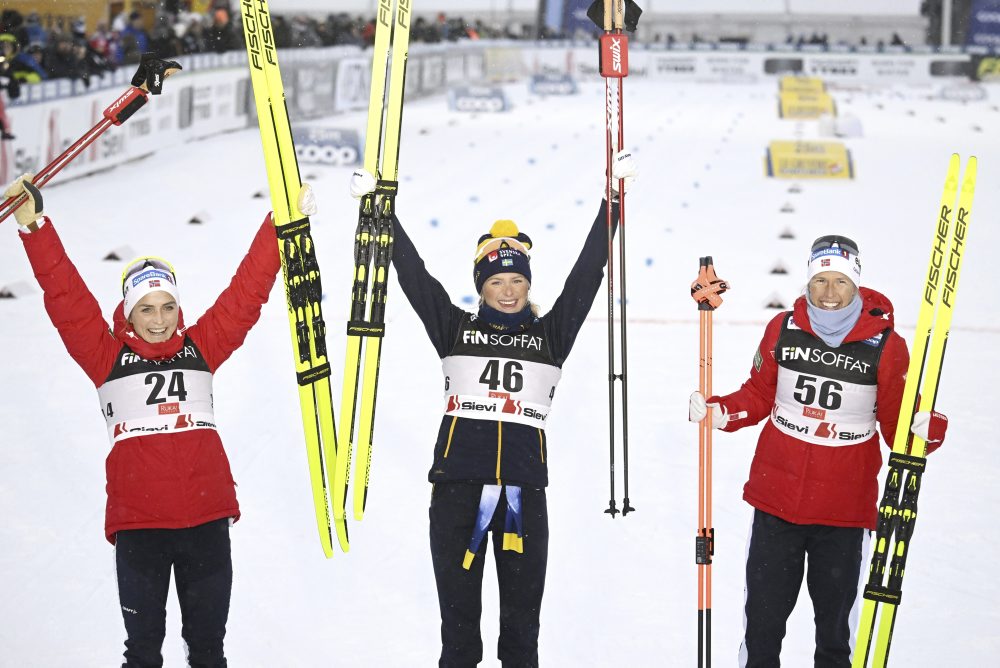 Švédka Frida Karlssonová triumfovala na 10 km v Ruke, Johaugová druhá