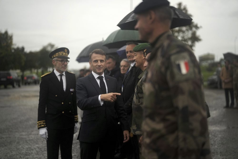 Macron navštívil ukrajinských vojakov, ktorých trénuje francúzska armáda