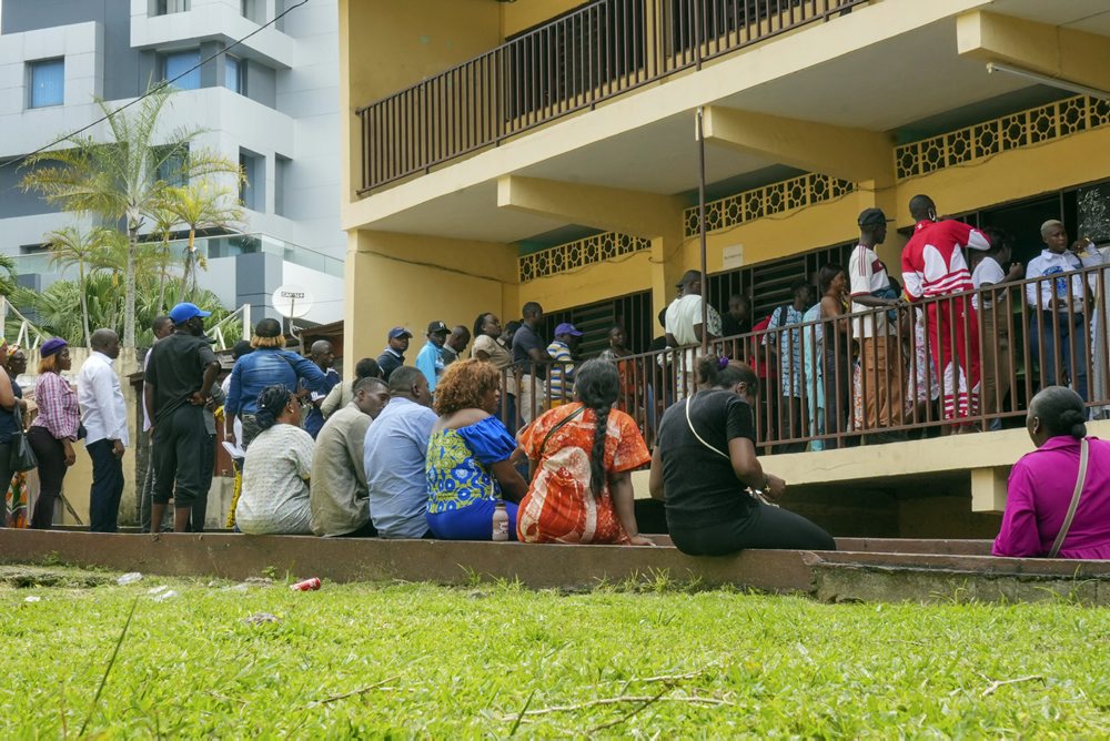 Voliči v Gabone podporili novú ústavu predloženú juntou