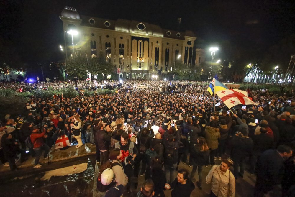 Opozičný protest proti výsledkom parlamentných volieb v Gruzínsku 