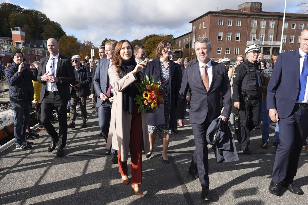 Dánsky kráľ Frederik s kráľovnou Mary pokračujú v návšteve Nemecka