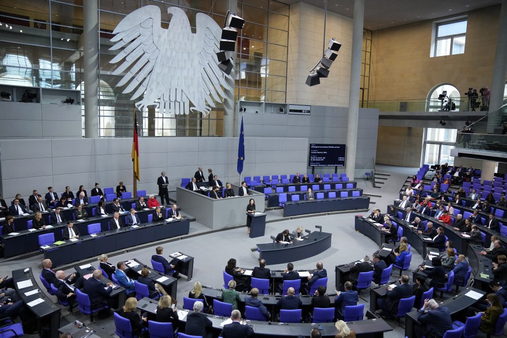 Bundestag Izrael Hamas výročie útok minúta ticha