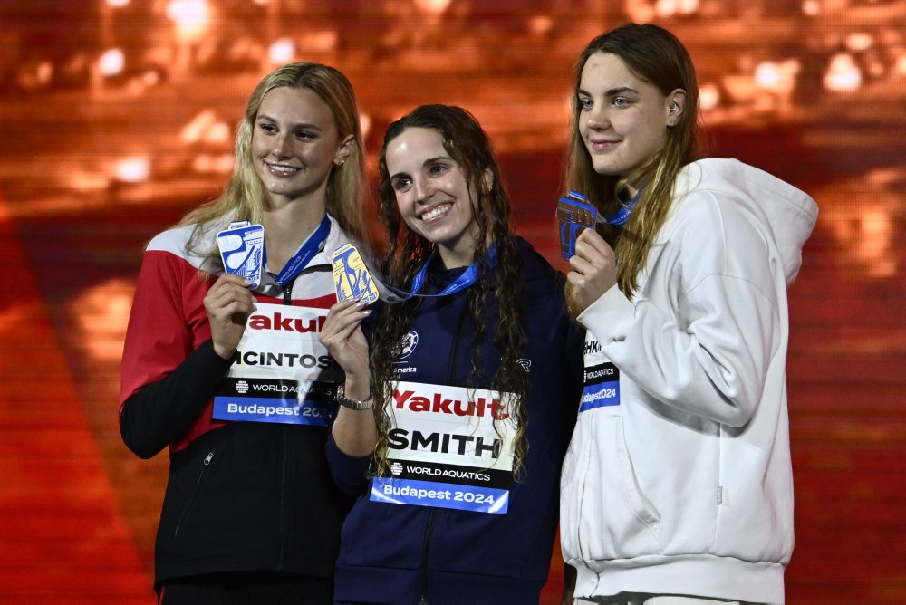 Smithová triumfovala na 200 m znak v novom svetovom rekorde