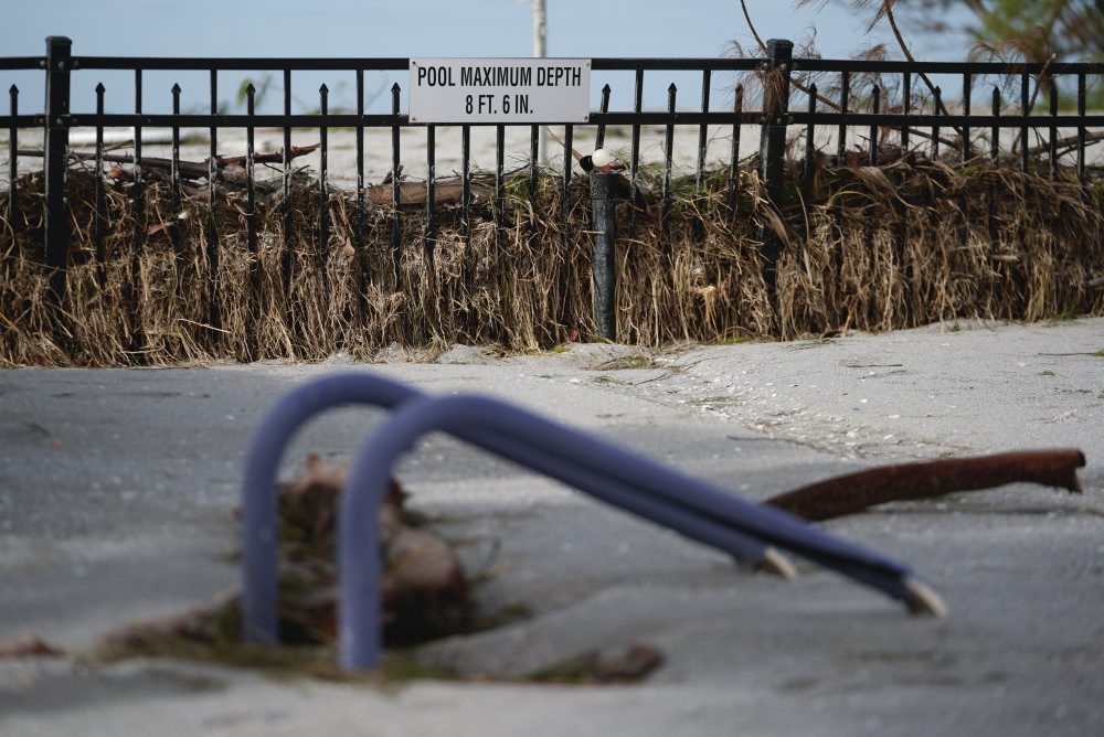 Odpratávanie následkov škôd po hurikáne Milton na Floride