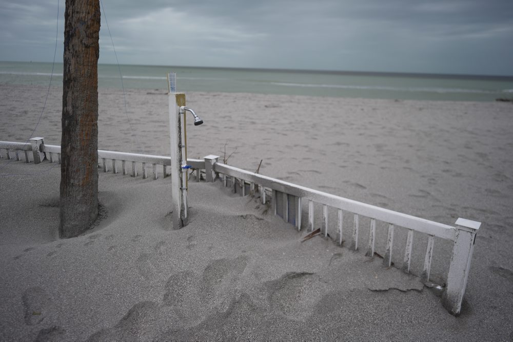 Odpratávanie následkov škôd po hurikáne Milton na Floride