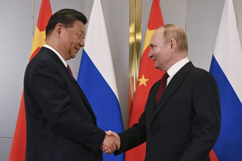 Čínsky prezident Si Ťin-pching sa stretol v Kazachstane s ruským prezidentom Vladimirom Putinom