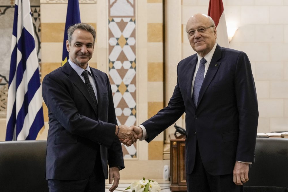 Grécky premiér Kyriakos Mitsotakis pricestoval na návštevu Libanonu