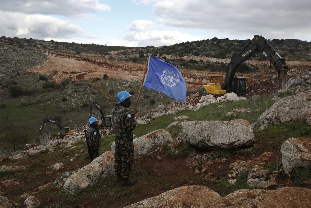 Albares: Izraelské útoky na misiu UNIFIL sú neprijateľné