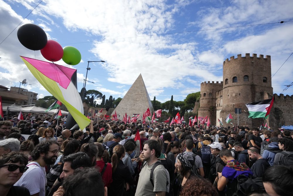 Tisíce propalestínskych demonštrantov protestovali v uliciach Ríma