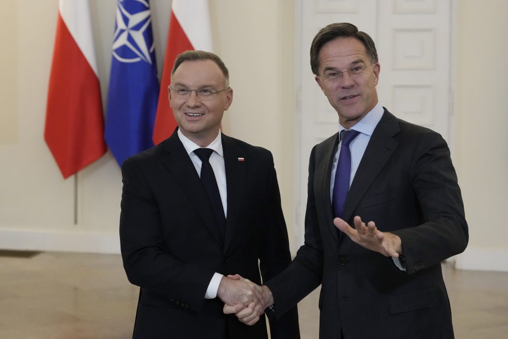 Generálny tajomník NATO Mark Rutte a poľský prezident Andrzej Duda