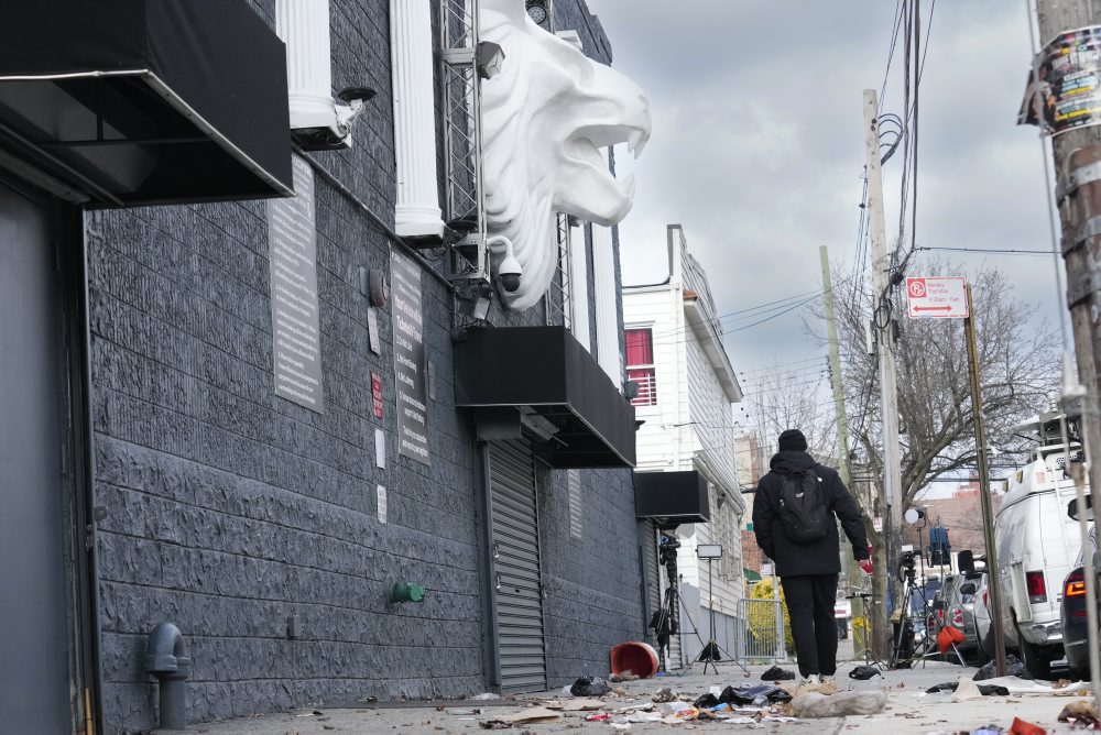 Streľba pred nočným klubom v New Yorku si vyžiadala 10 zranených, páchatelia ušli