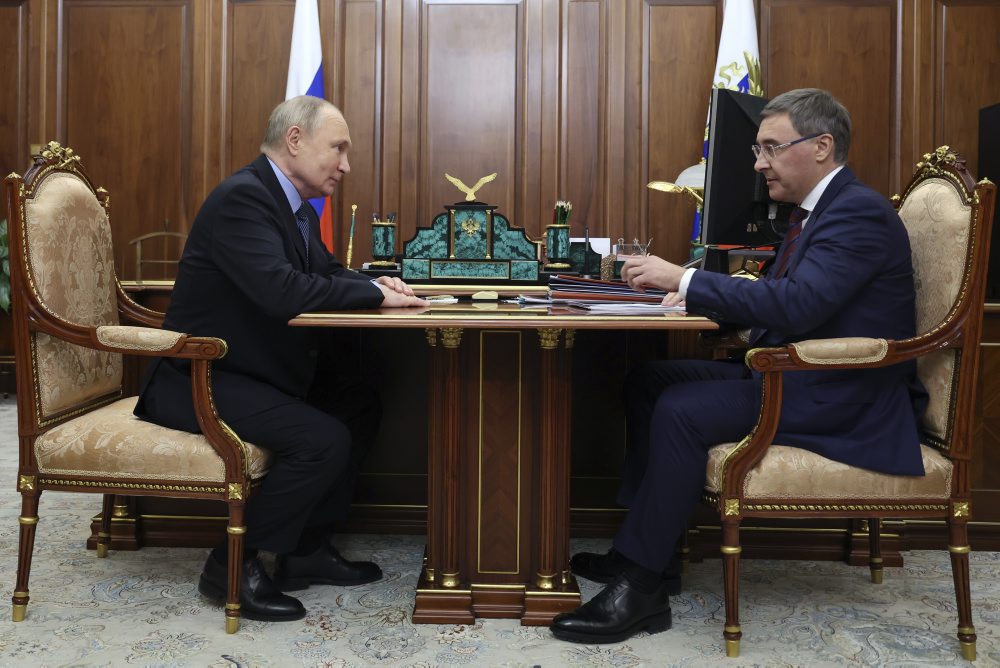 Vladimir Putin sa stretol v Kremli s ministrom vedy a vyššieho vzdelávania Valerijom Falkovom 