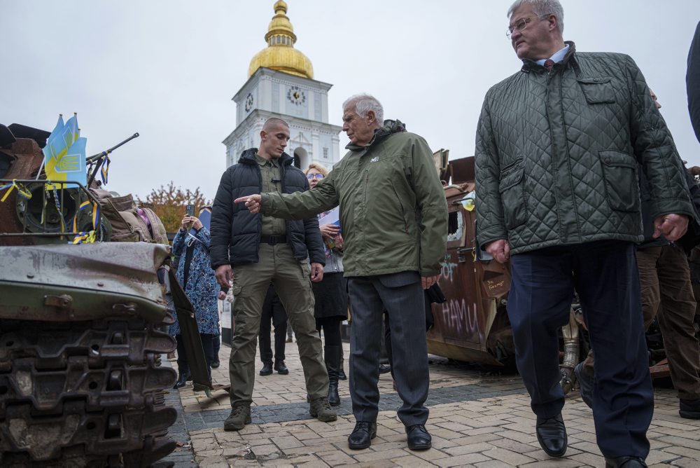 Šéf diplomacie EÚ Josep Borrell pricestoval do Kyjeva, aby Ukrajincov uistil o pokračujúcej podpore