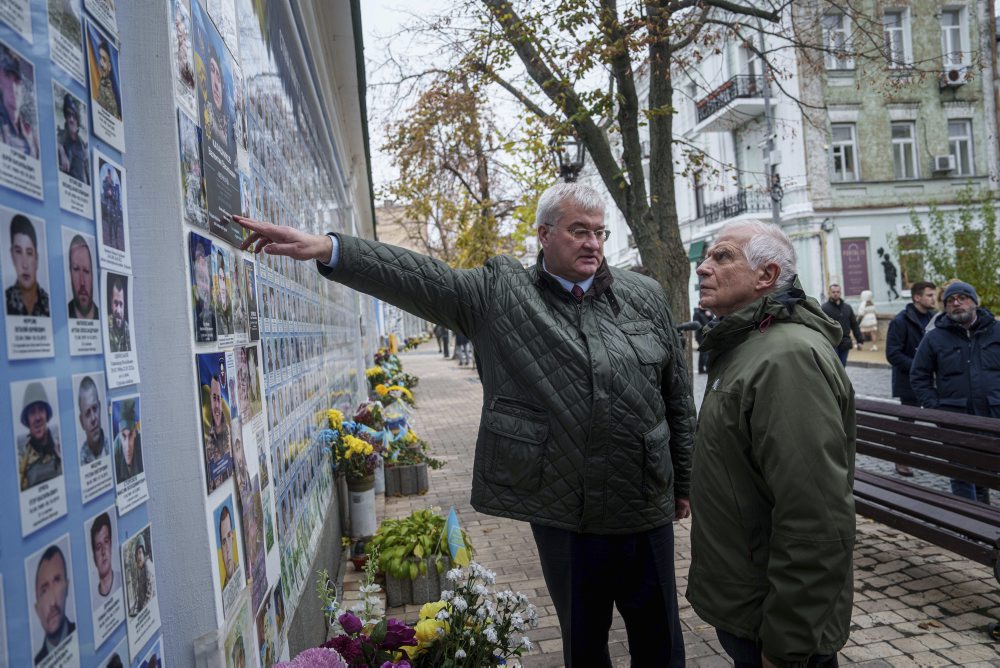 Šéf diplomacie EÚ Josep Borrell pricestoval do Kyjeva, aby Ukrajincov uistil o pokračujúcej podpore