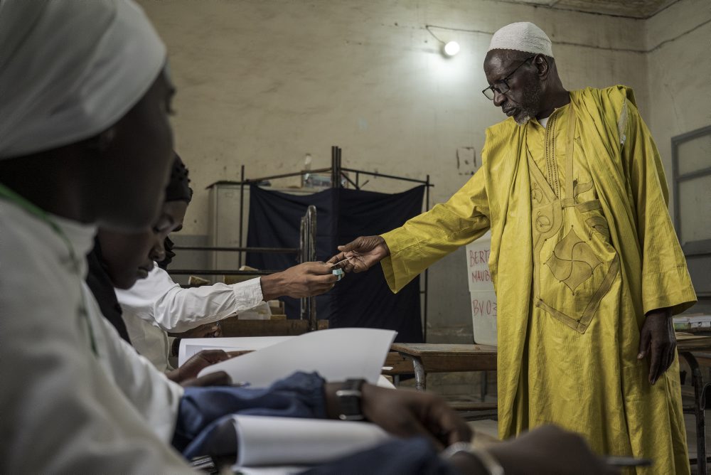 Senegal: Predbežné výsledky volieb naznačujú víťazstvo vládnucej strany