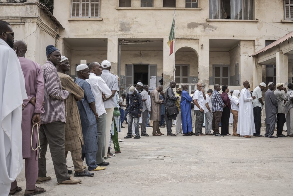 Senegal: Predbežné výsledky volieb naznačujú víťazstvo vládnucej strany