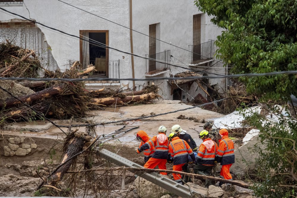 Záchranári našli v zaplavených oblastiach v Španielsku niekoľko tiel