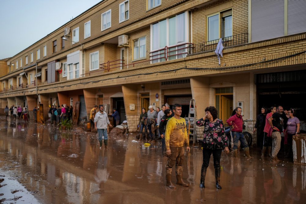 Počet obetí rozsiahlych záplav v Španielsku stúpol na 95